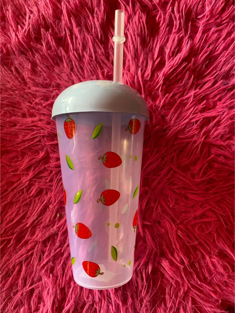 VASO DE PAJILLA DE FRESAS.webp