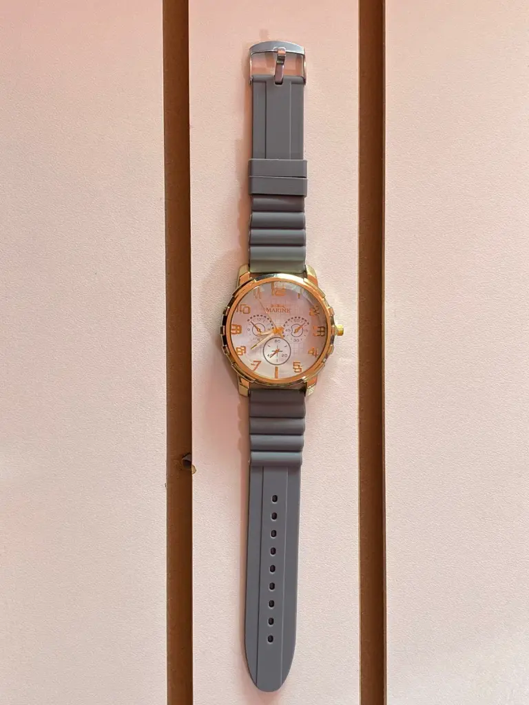 RELOJ GRIS DE SILICON.webp
