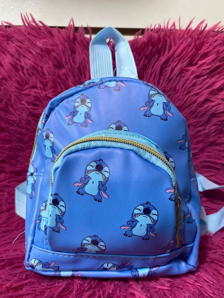 MOCHILA STICH.webp