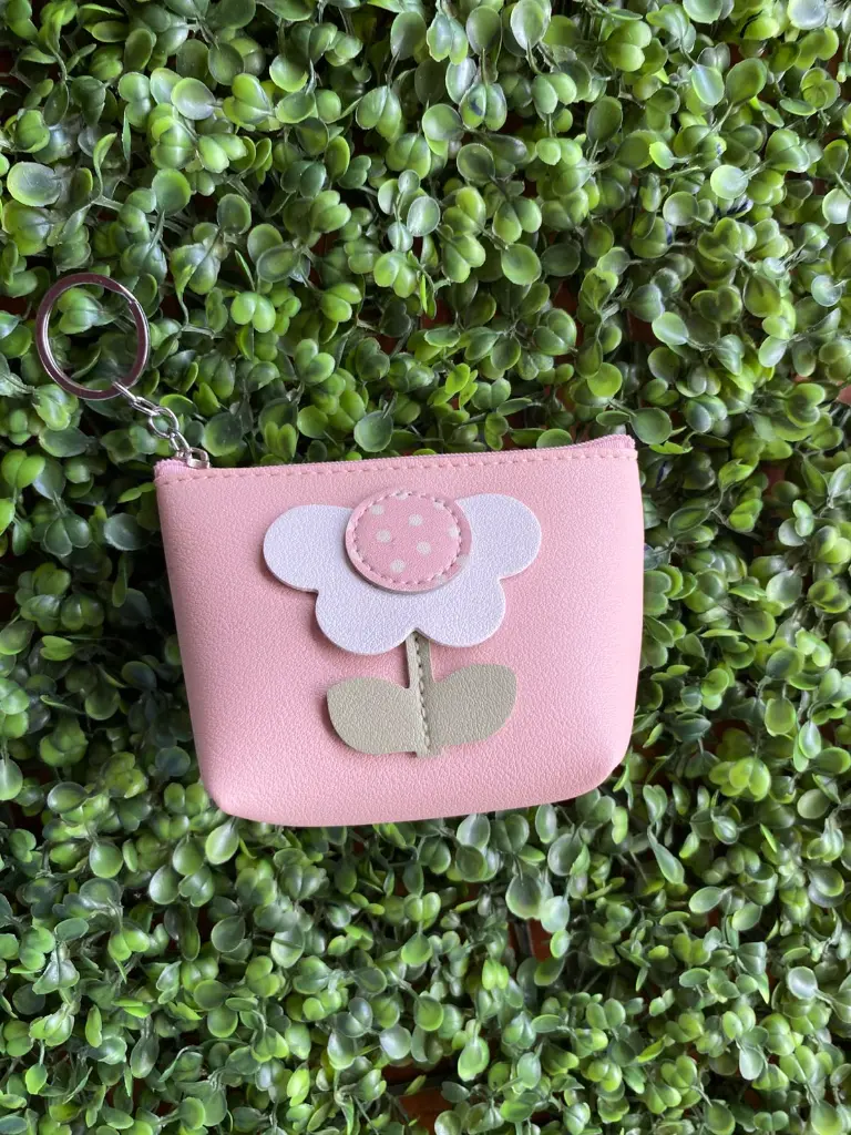MONEDERO ROSADO DE FLOR.webp