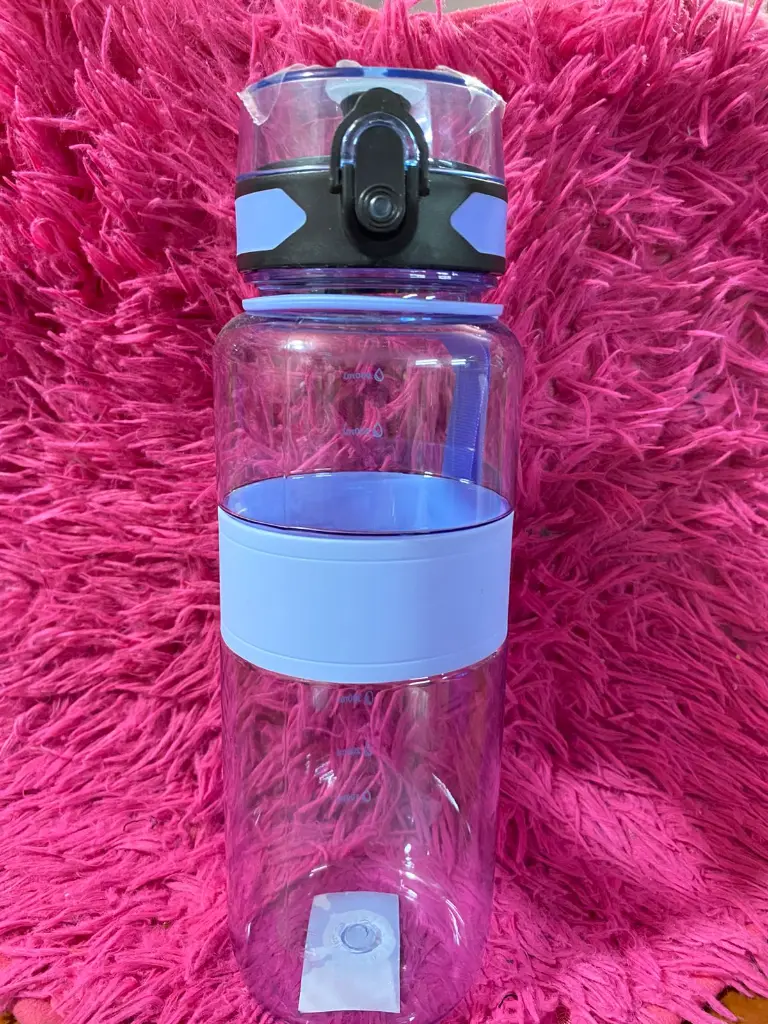 BOTELLA AZUL TRANSPARENTE.webp