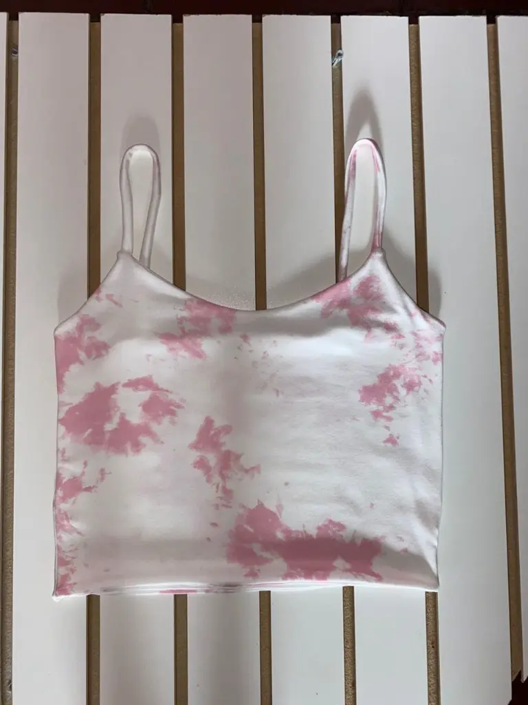 CROP TOP ROSADO Y BLANCO.webp
