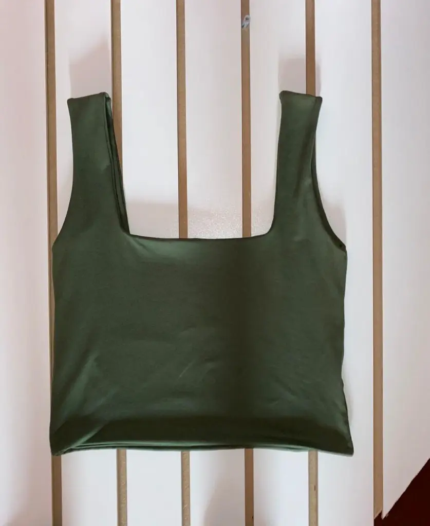 CROP TOP MUJER.webp