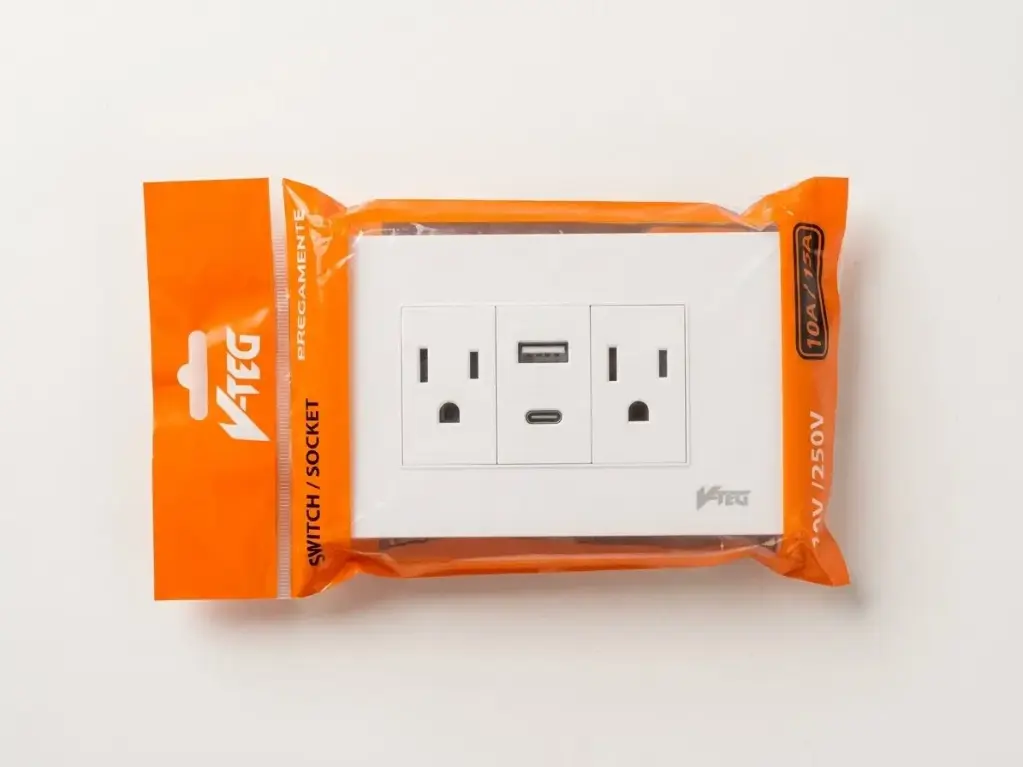 TOMA CON USB Y TIPO C