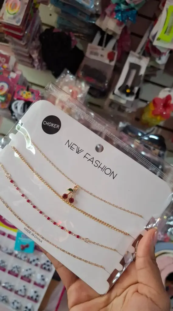 SET COLLAR CHOKER