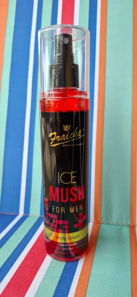 AGUA REFRESCANTE DE HOMBRE