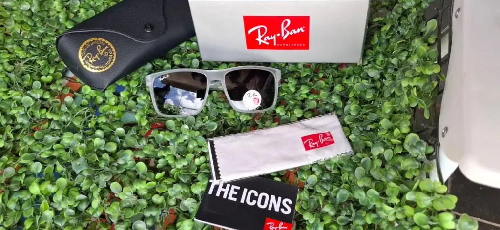 RAY-BAN