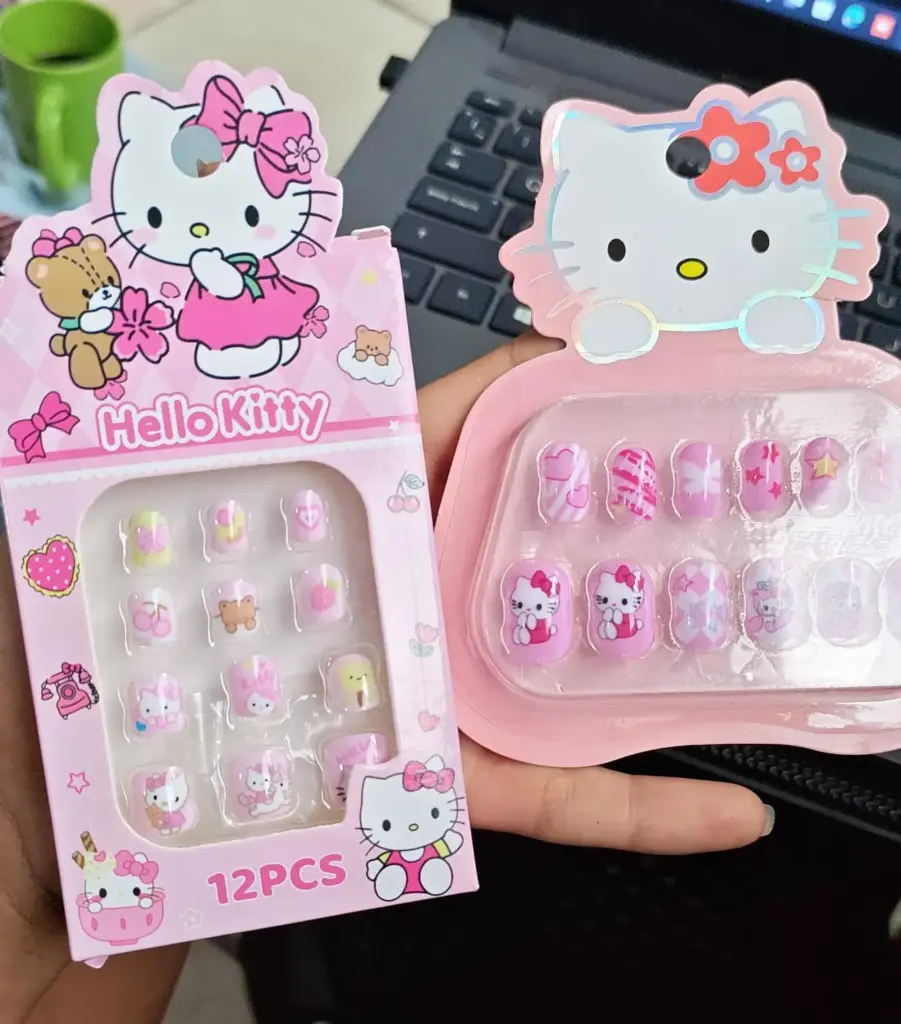 UÑAS POSTIZAS NIÑA