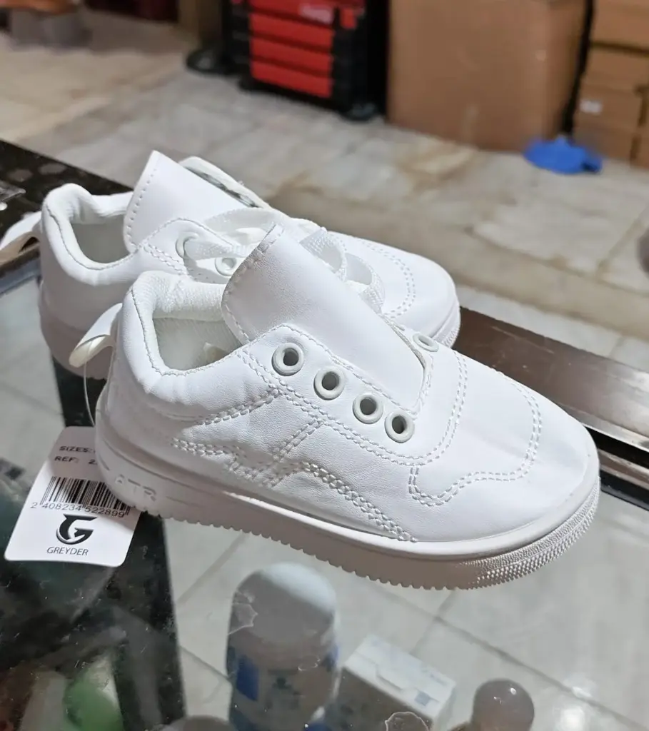 ZAPATOS BLANCOS