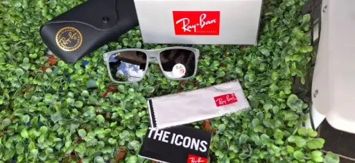 RAY-BAN