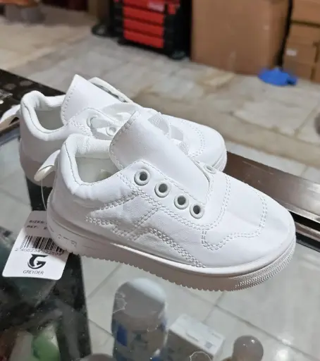 ZAPATOS BLANCOS